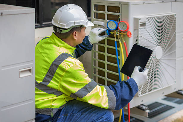 Professional Hvac technician working in USA
